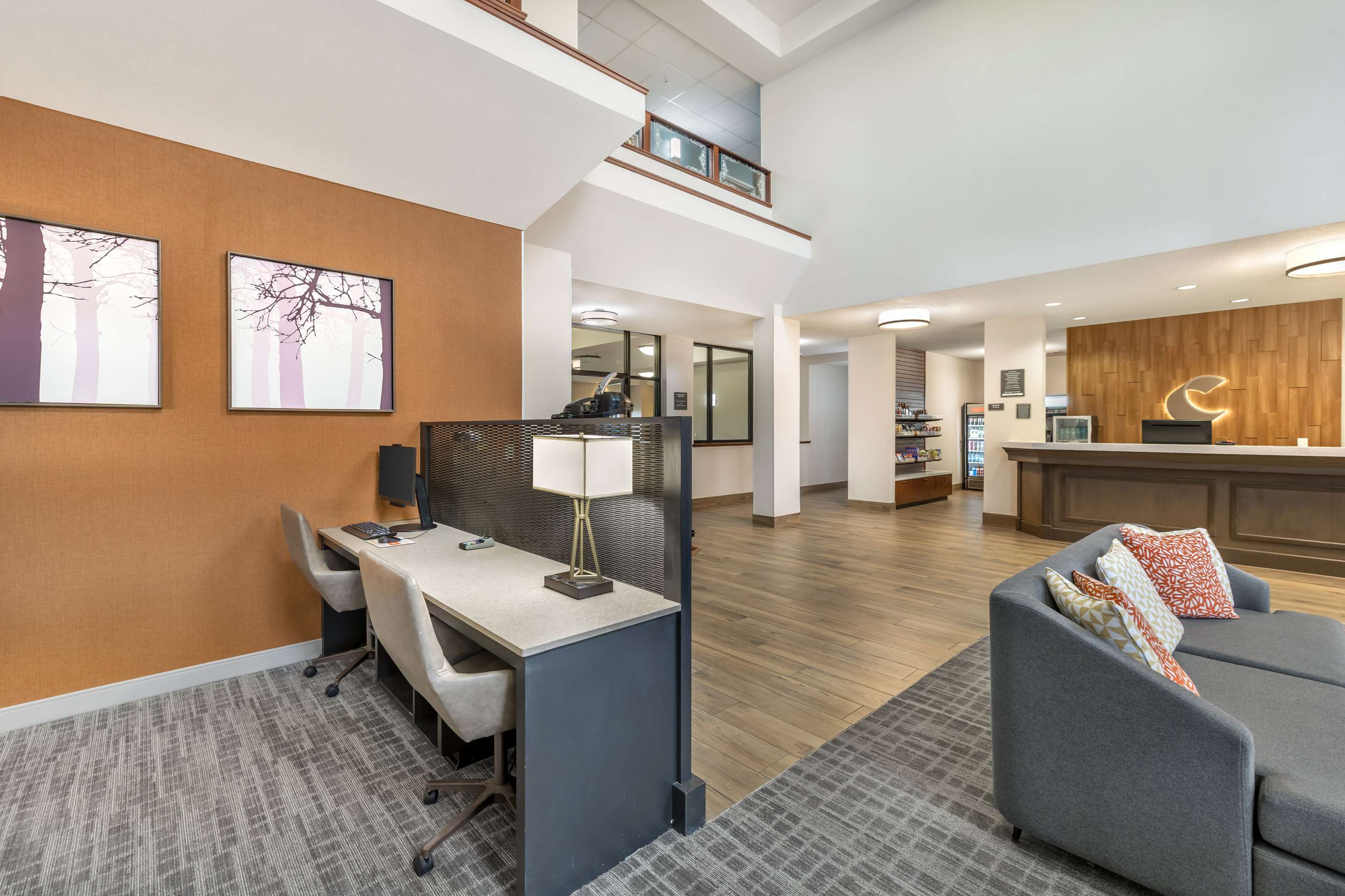 Hotel lobby | Comfort Suites Redmond Airport