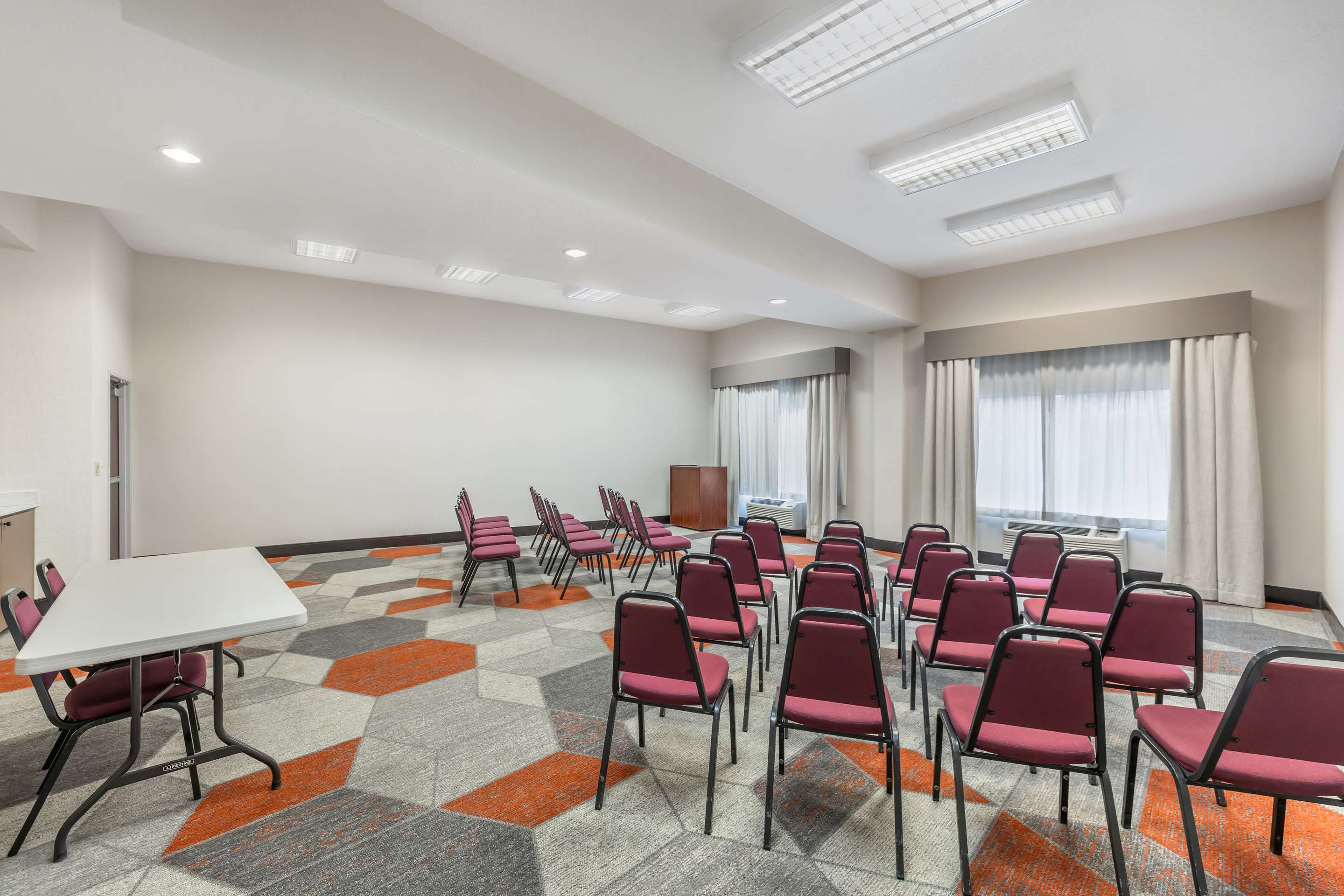Conference Room | Comfort Suites Redmond Airport