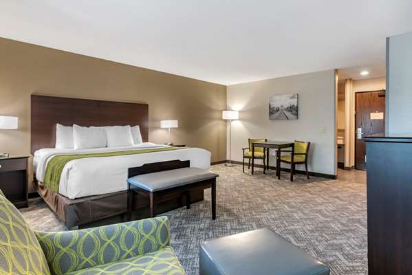 Suite - Comfort Inn & Suites Tualatin - I-5, Exit 289