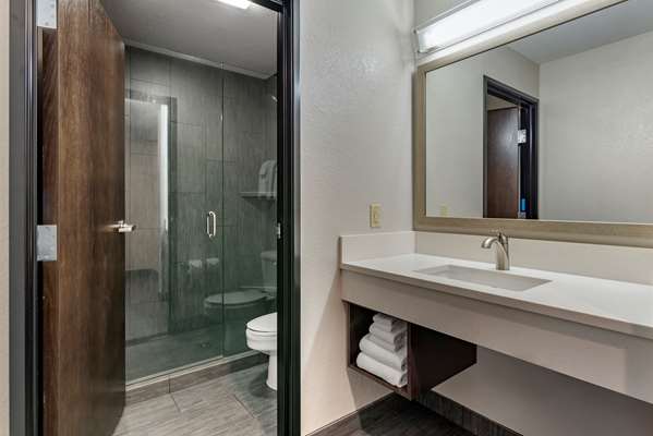Suite - Comfort Inn & Suites Tualatin - I-5, Exit 289