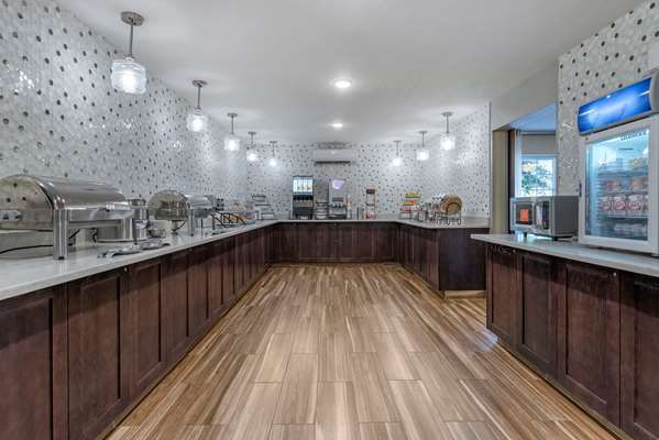 Amenities - Comfort Inn & Suites Tualatin - I-5, Exit 289