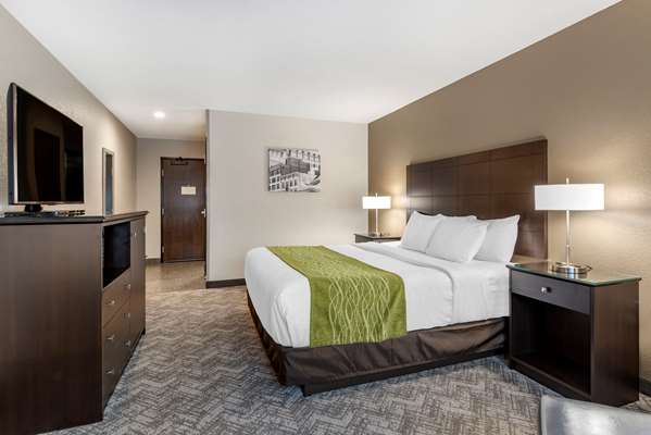  - Comfort Inn & Suites Tualatin - I-5, Exit 289