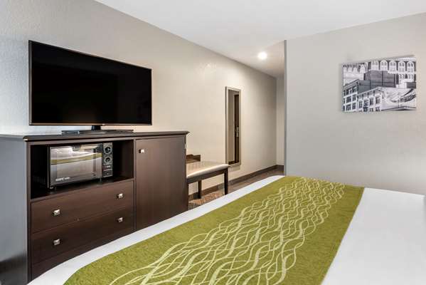  - Comfort Inn & Suites Tualatin - I-5, Exit 289