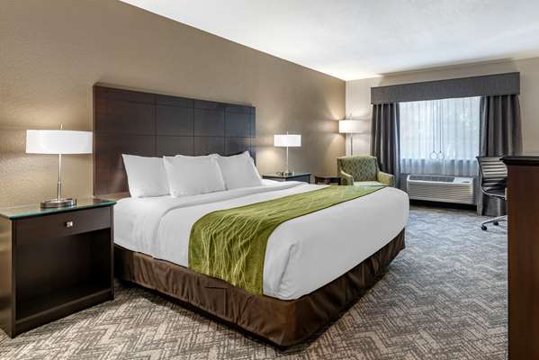  - Comfort Inn & Suites Tualatin - I-5, Exit 289