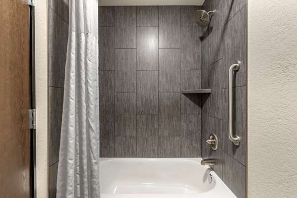  - Comfort Inn & Suites Tualatin - I-5, Exit 289