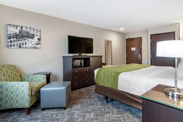 Suite - Comfort Inn & Suites Tualatin - I-5, Exit 289