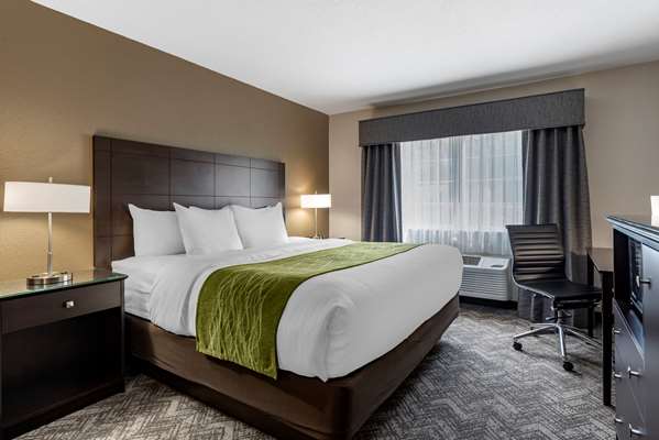  - Comfort Inn & Suites Tualatin - I-5, Exit 289