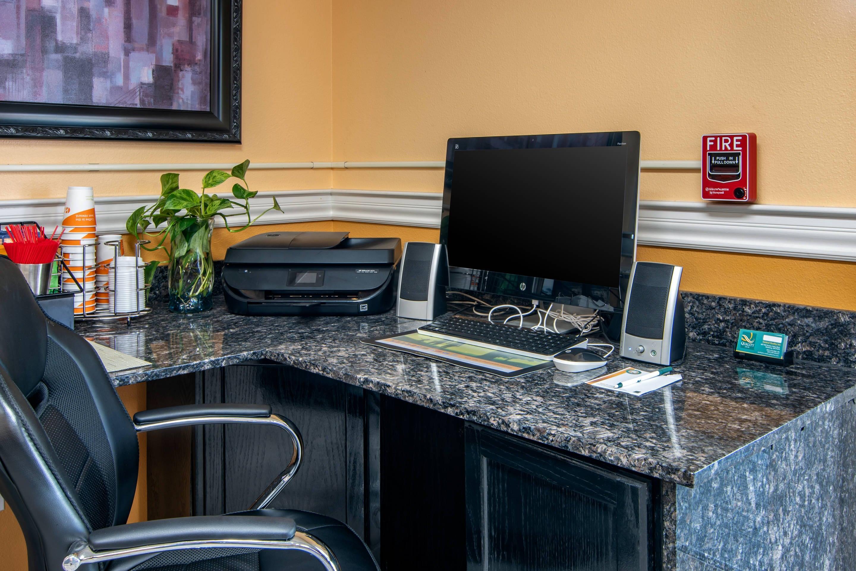 Business center | Quality Inn Central Roseburg