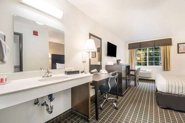  - Econo Lodge Inn & Suites Corvallis