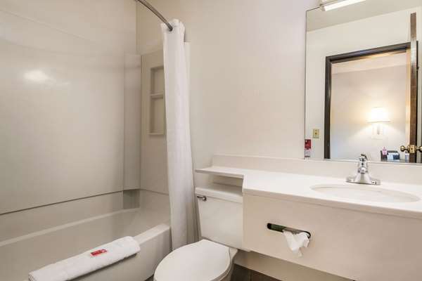  - Econo Lodge Inn & Suites Corvallis