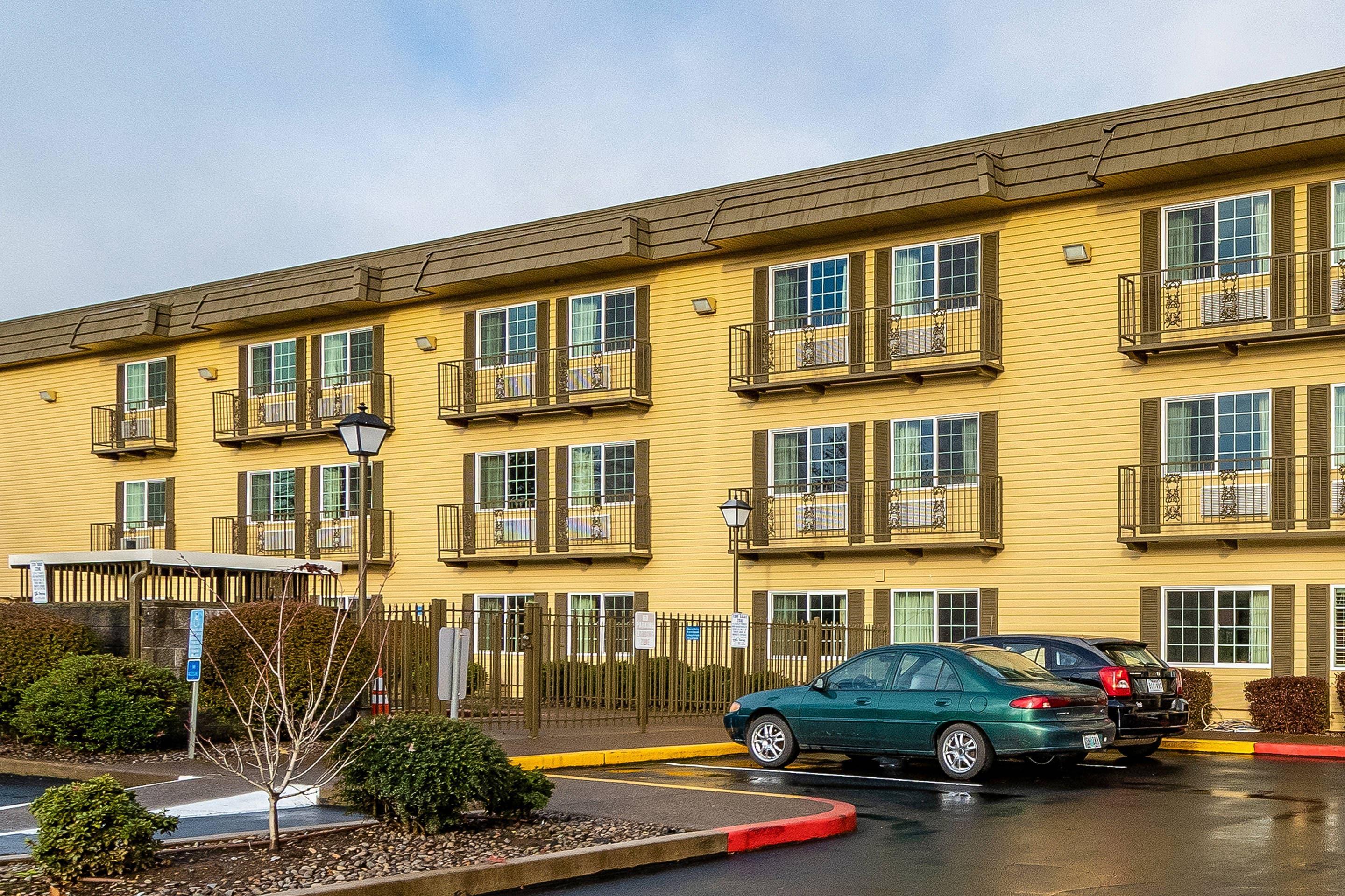 Hotel exterior | Econo Lodge Corvallis Near University