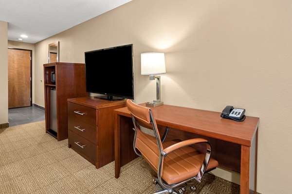  - Comfort Inn & Suites West Beaverton