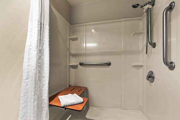  - Comfort Inn & Suites West Beaverton