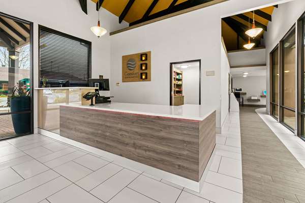  - Comfort Inn & Suites West Beaverton