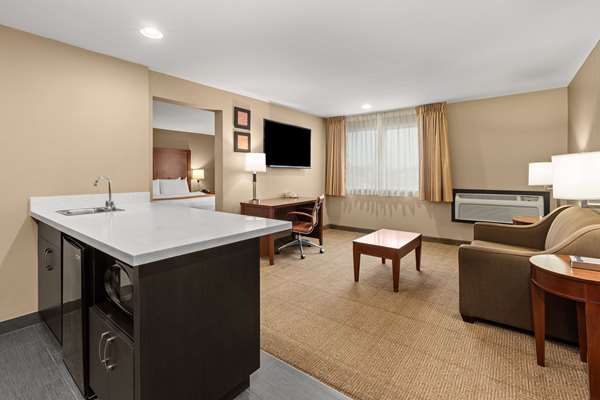 Suite - Comfort Inn & Suites West Beaverton