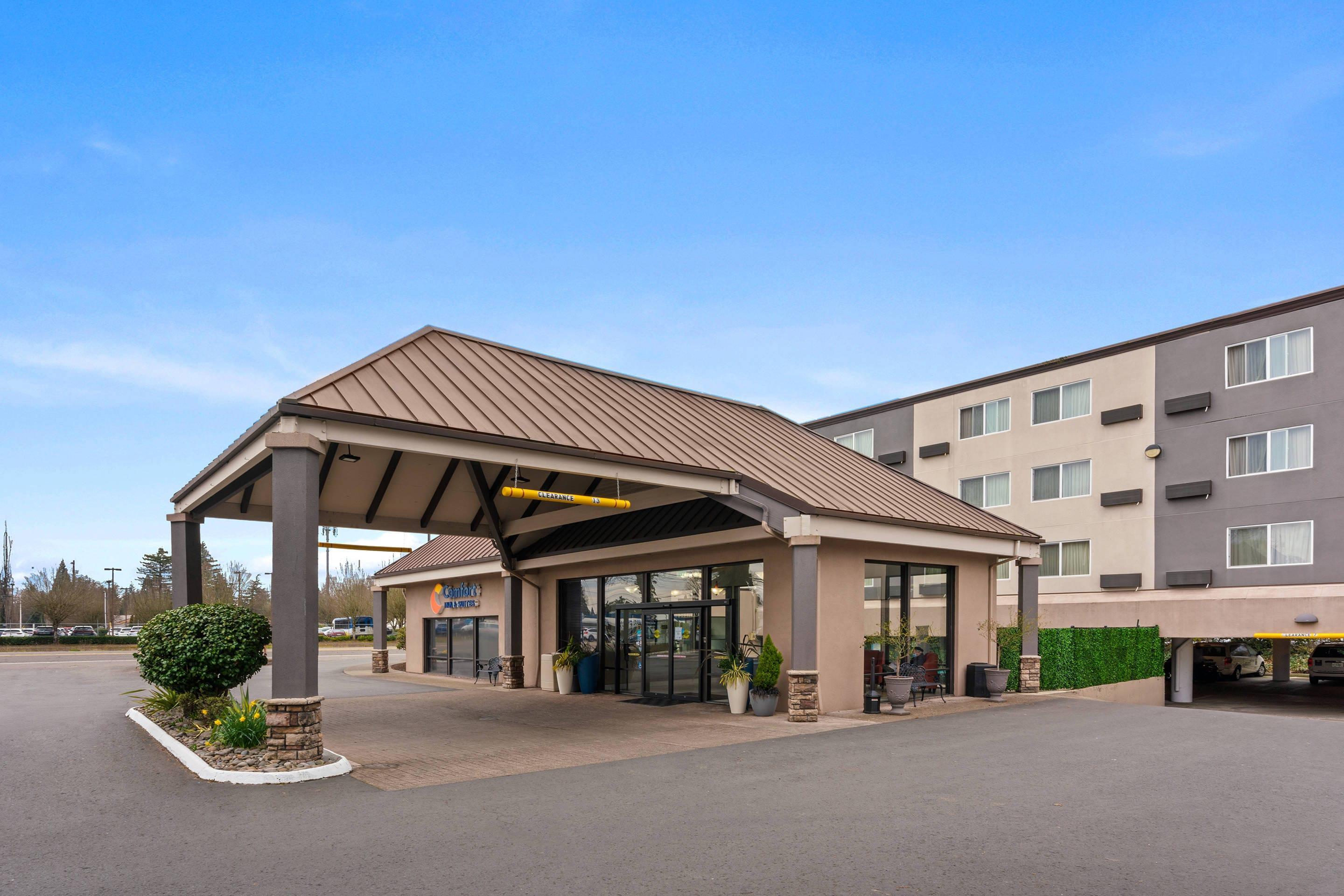 Hotel exterior | Comfort Inn & Suites Beaverton - Portland West