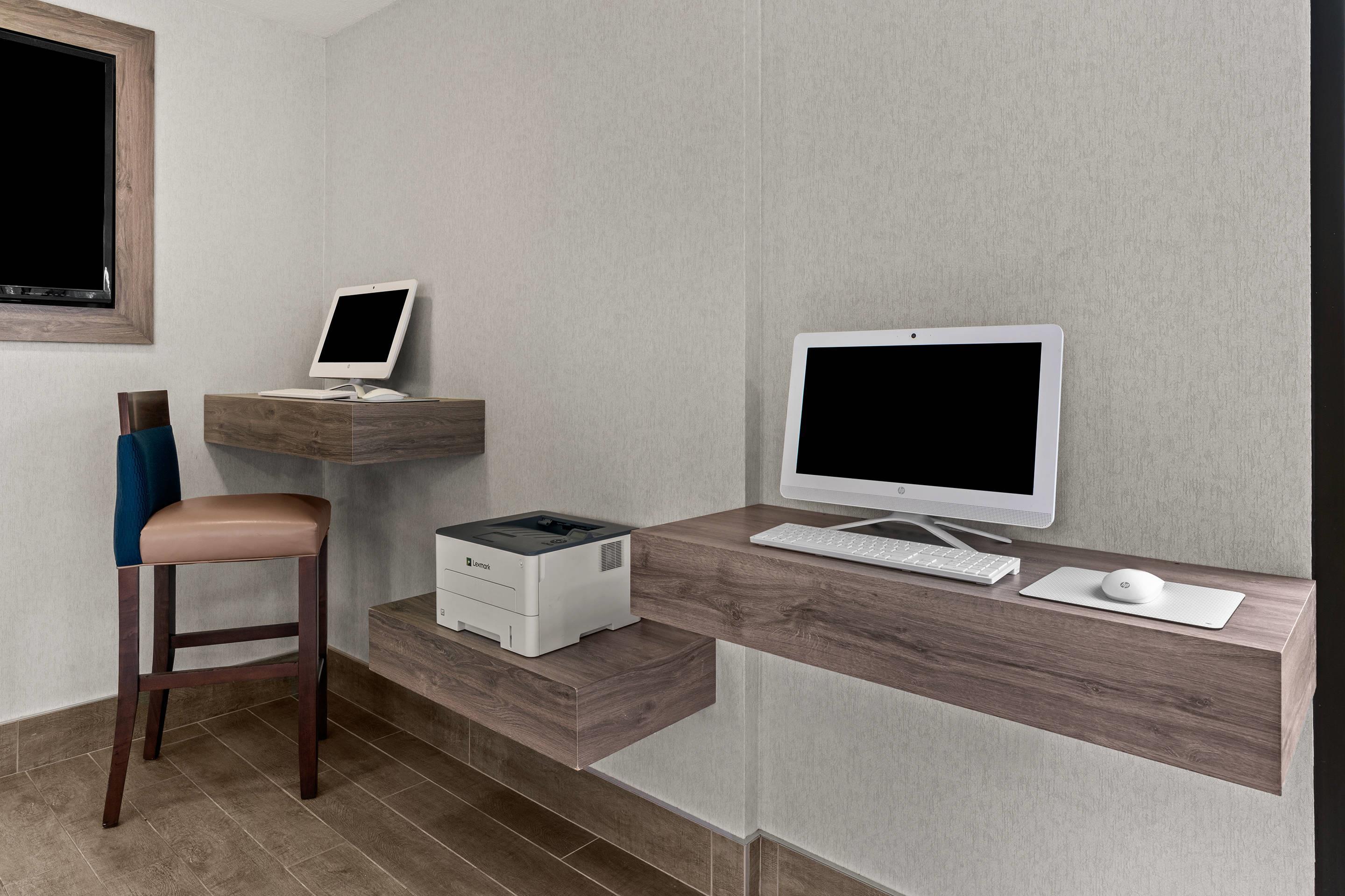 Business center | Comfort Inn & Suites Beaverton - Portland West