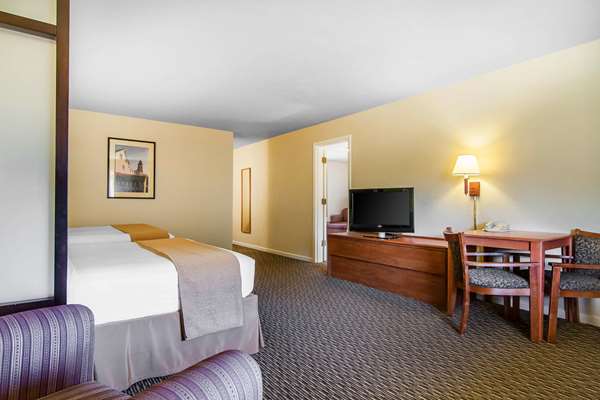 Suite - Quality Inn & Suites at Coos Bay North Bend