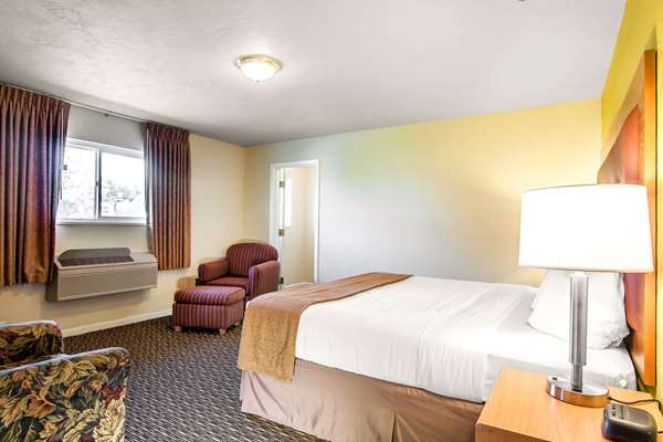 Suite - Quality Inn & Suites at Coos Bay North Bend