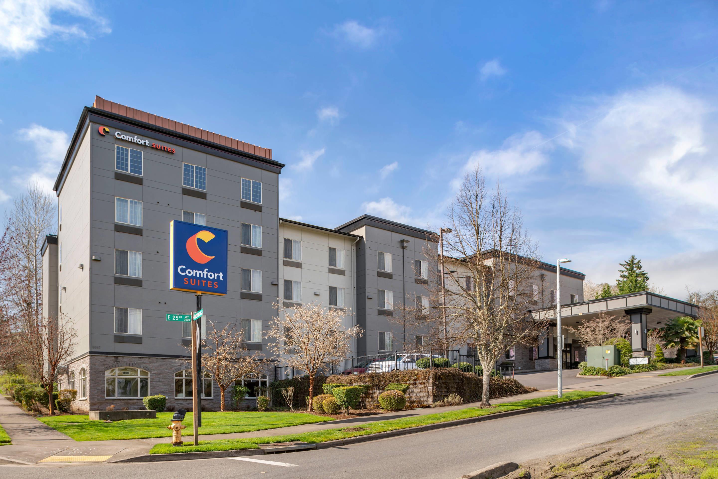 Hotel exterior | Comfort Suites Eugene