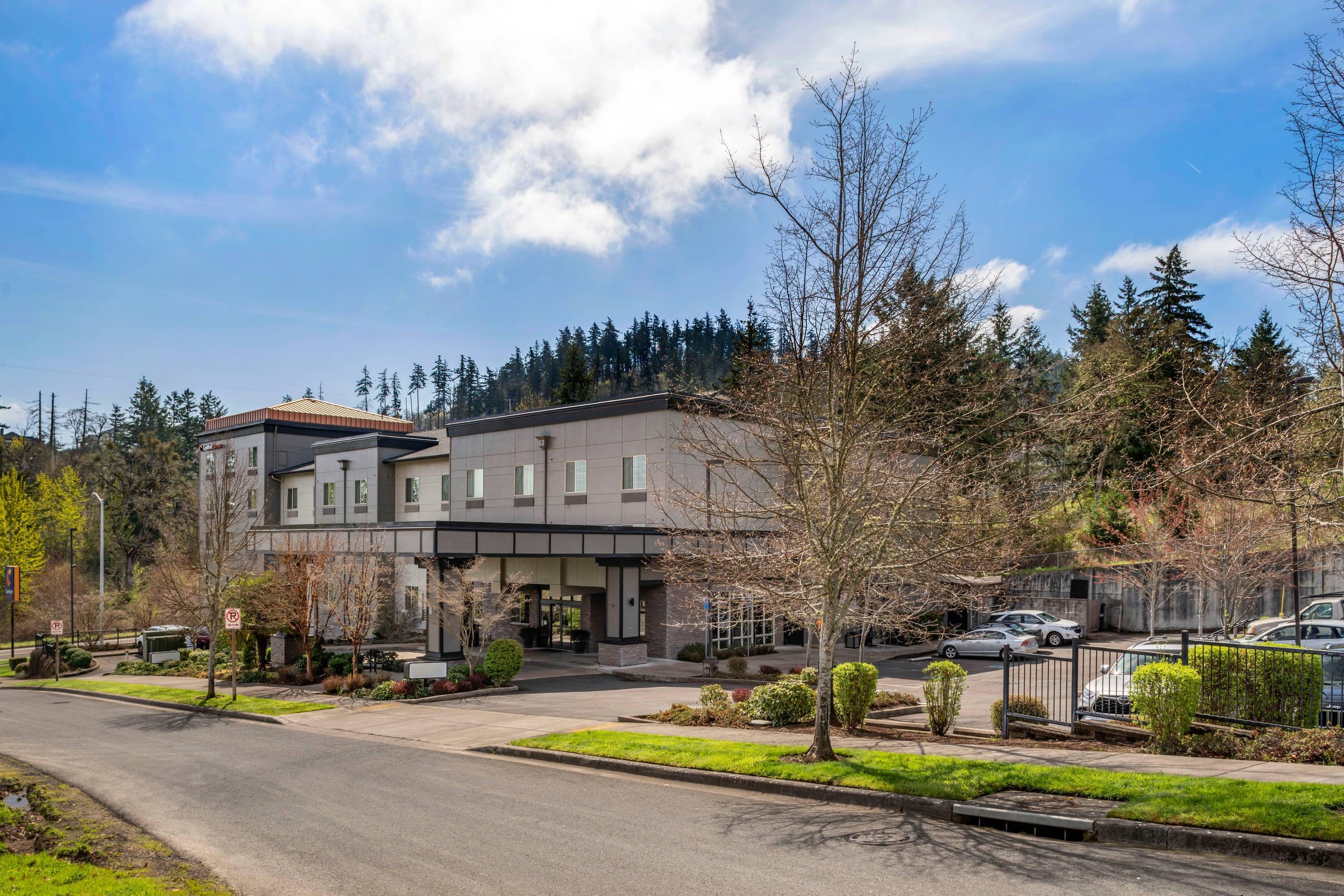 Hotel exterior | Comfort Suites Eugene