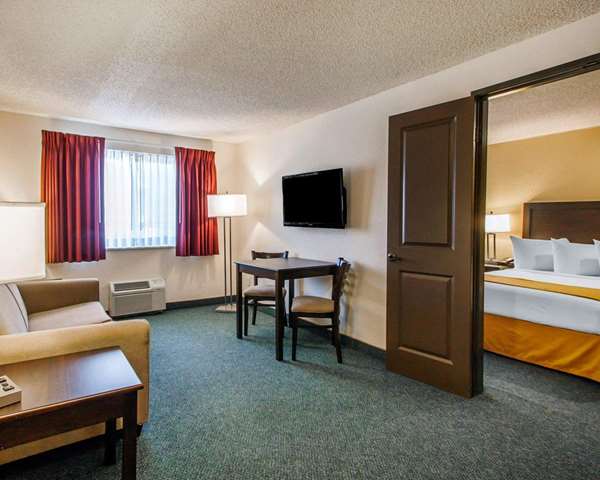 Suite - Quality Inn & Suites Springfield - I-5, Exit 195