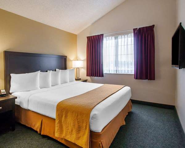 Suite - Quality Inn & Suites Springfield - I-5, Exit 195