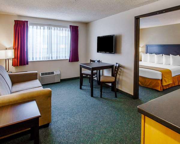 Suite - Quality Inn & Suites Springfield - I-5, Exit 195