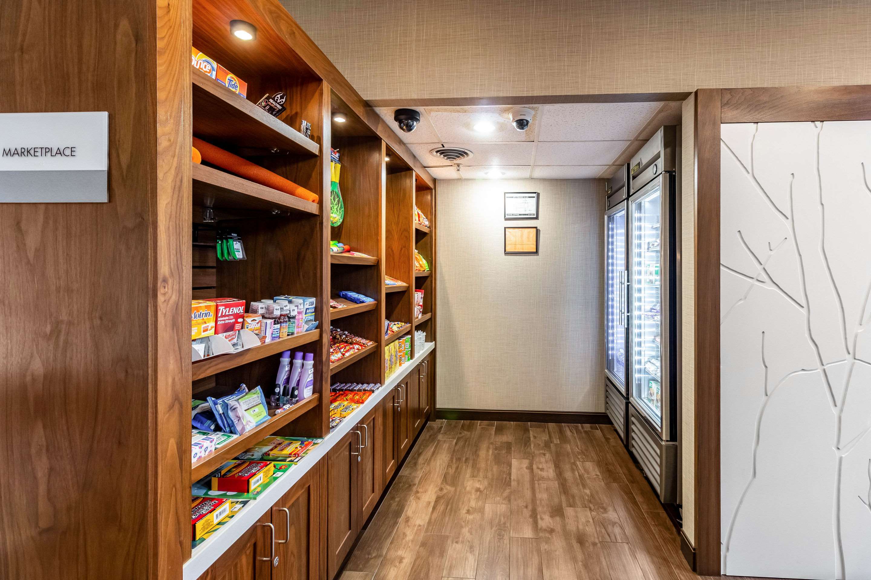 Hotel marketplace | Clarion Hotel Portland Airport