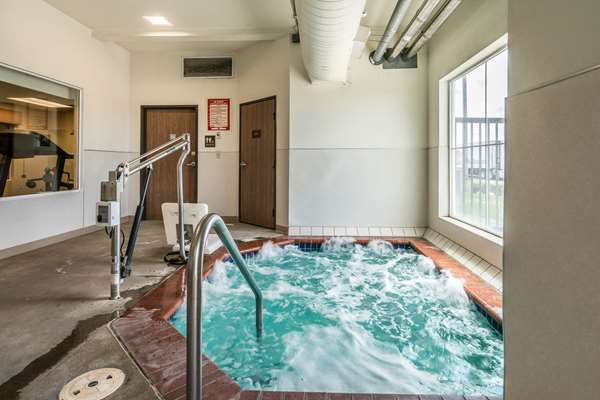 Pool - Comfort Inn & Suites Hermiston - I-84, Exit 182