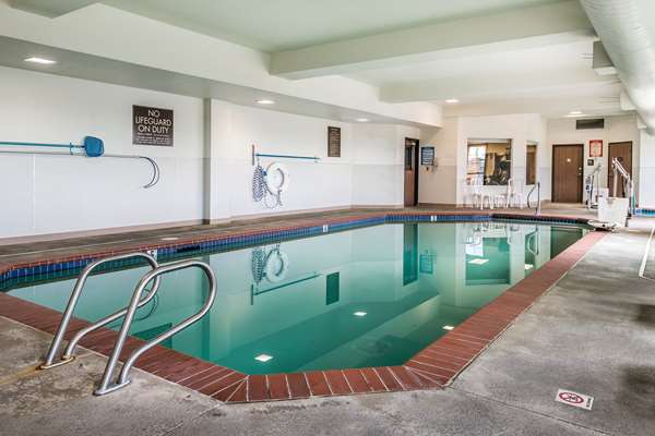 Pool - Comfort Inn & Suites Hermiston - I-84, Exit 182