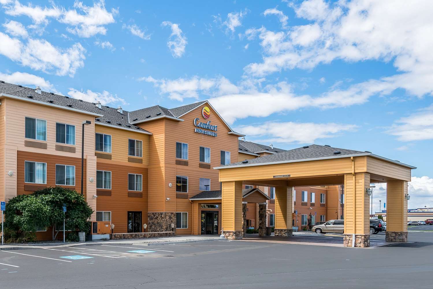 Comfort Inn & Suites Hermiston, OR See Discounts