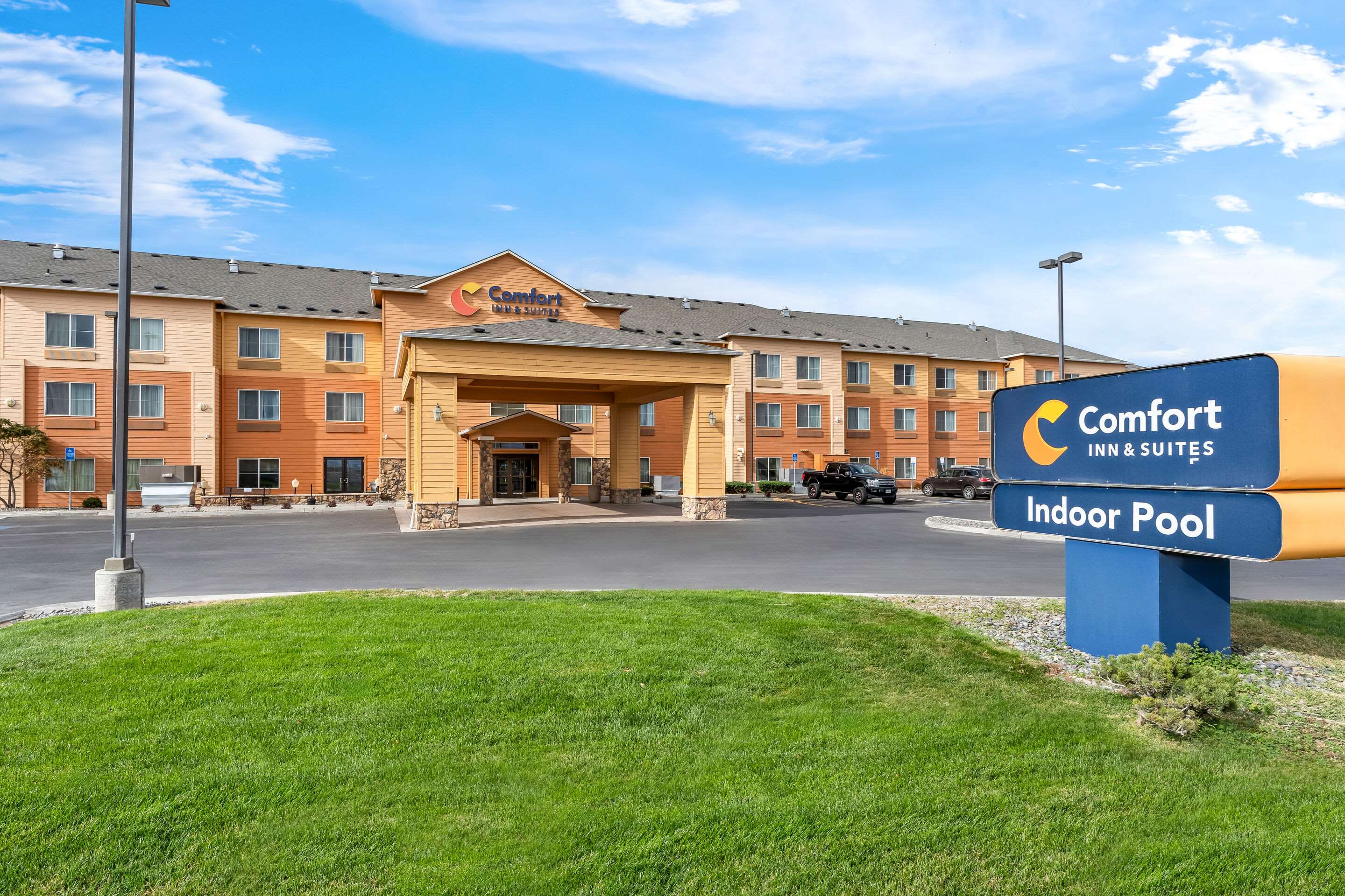 Hotel exterior | Comfort Inn & Suites