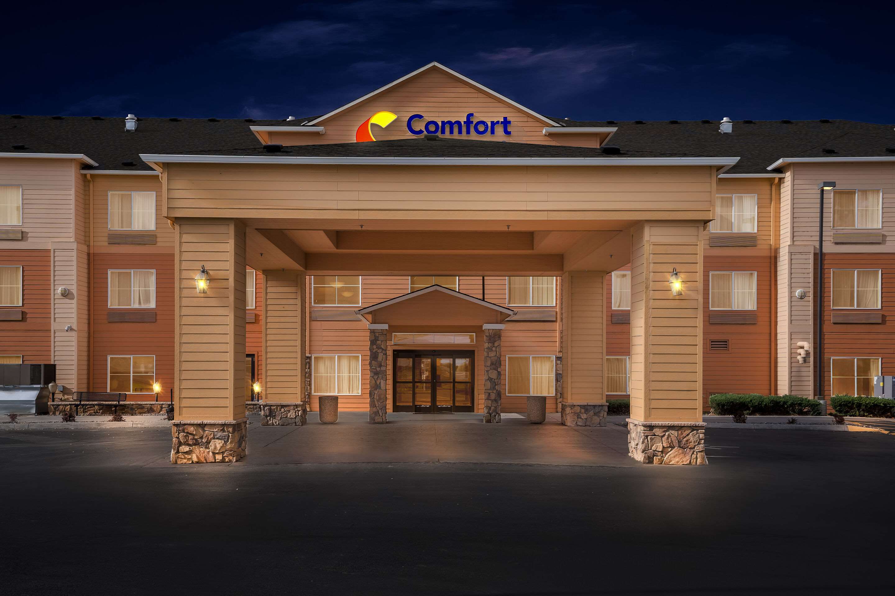 Twilight | Comfort Inn & Suites