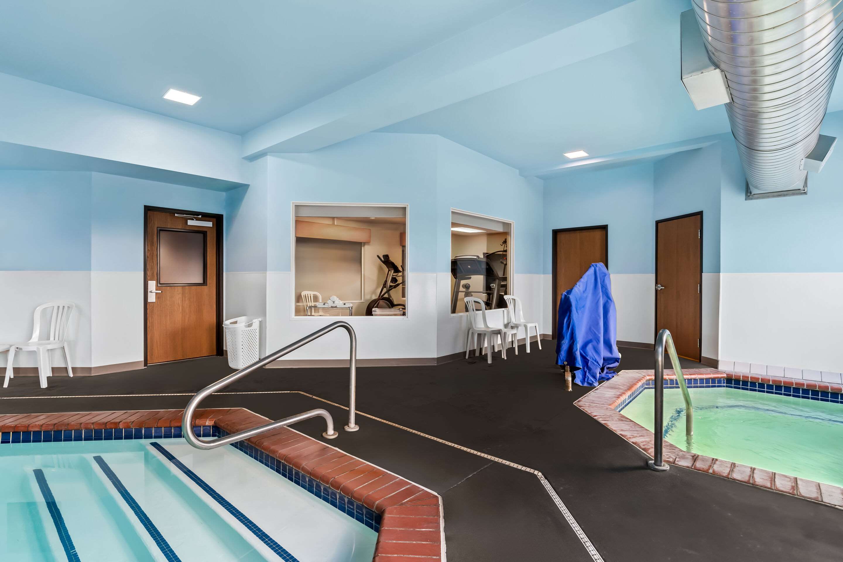 Indoor pool | Comfort Inn & Suites