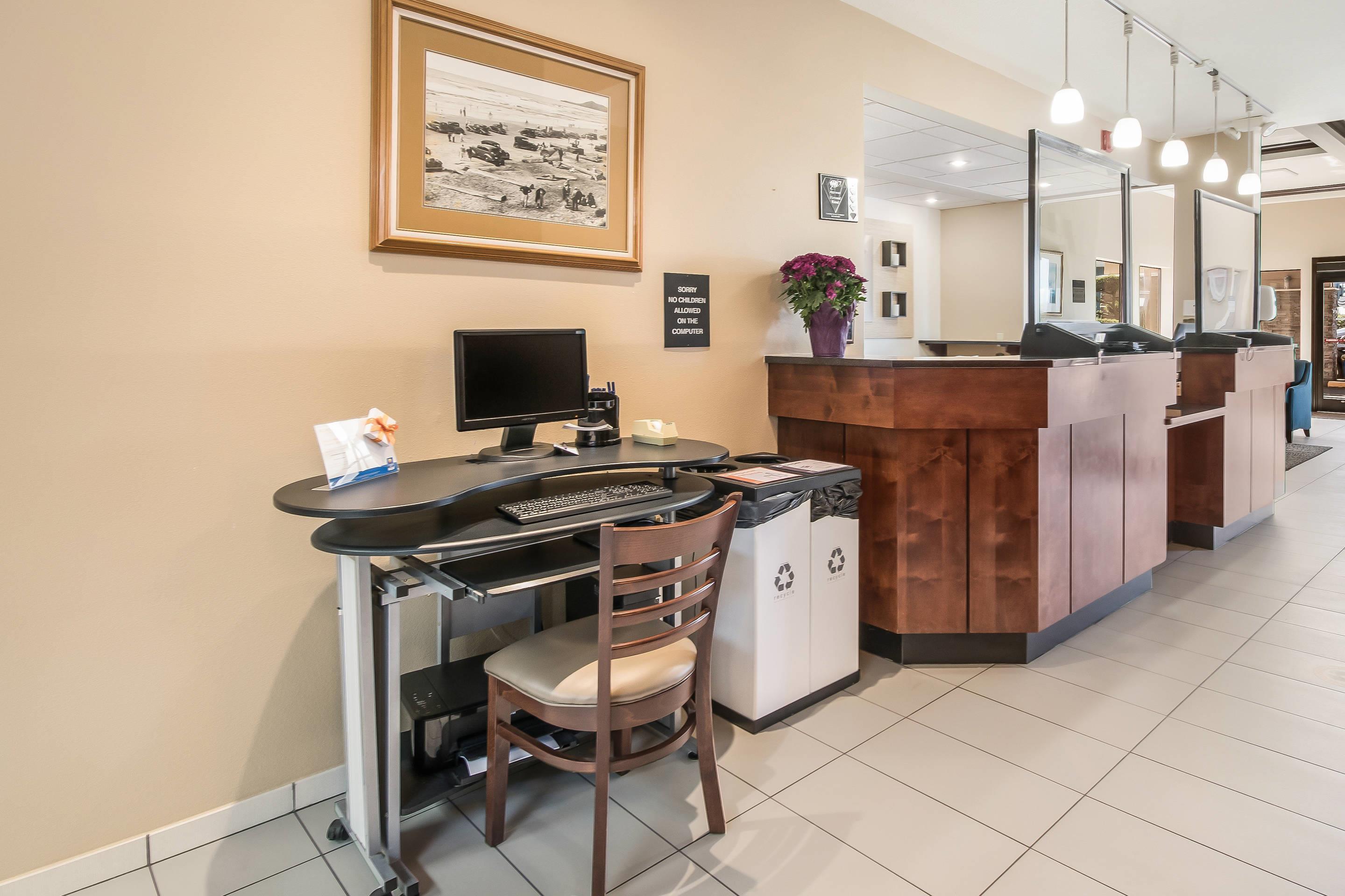 Business center | Comfort Inn Newport