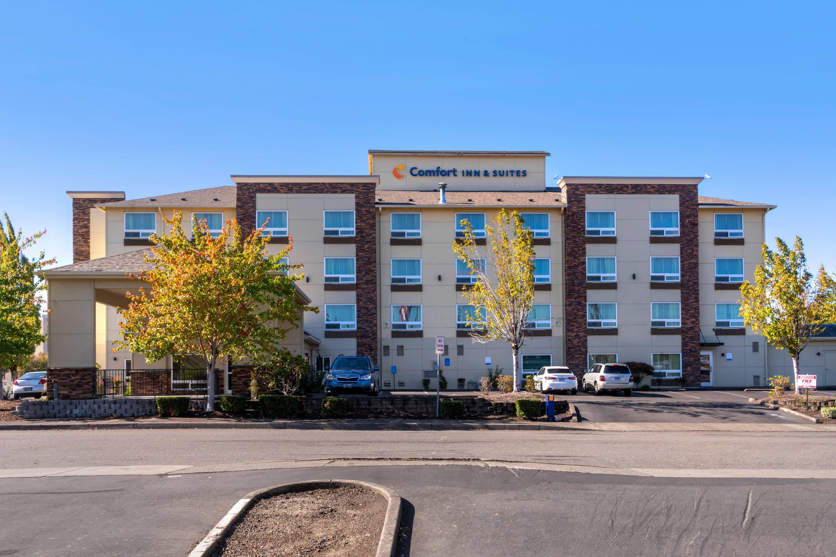 Hotel exterior | Comfort Inn & Suites Salem