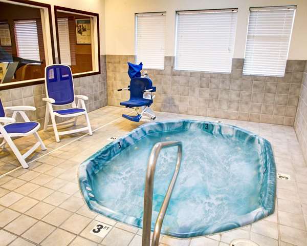 Pool - Quality Inn Florence