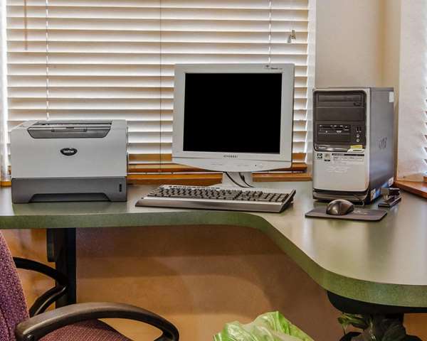 Conference Area - Quality Inn & Suites Medford - I-5, Exit 30