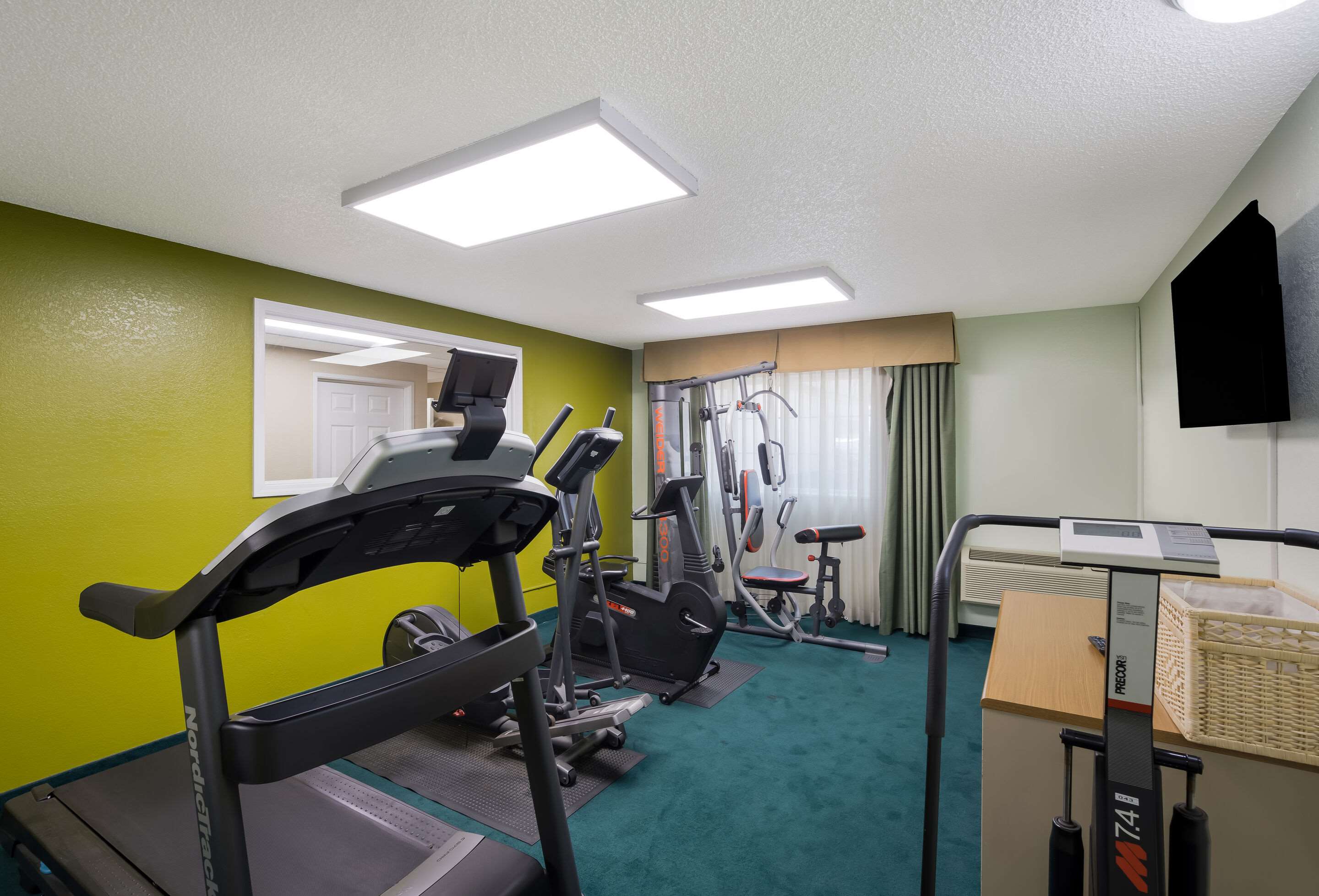 Fitness center | Quality Inn & Suites Medford Airport