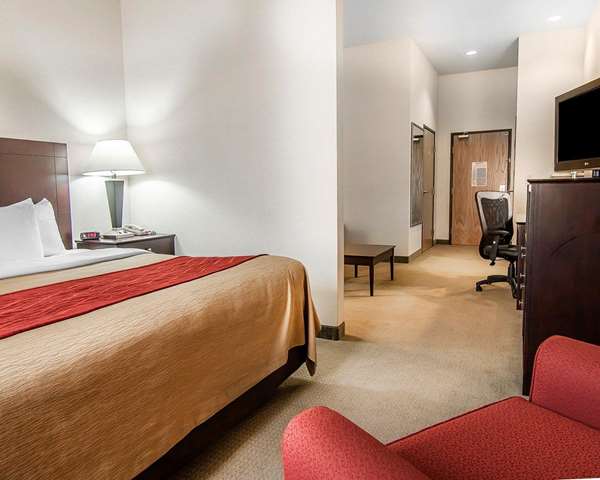 Suite - Comfort Inn & Suites Creswell - I-5, Exit 182