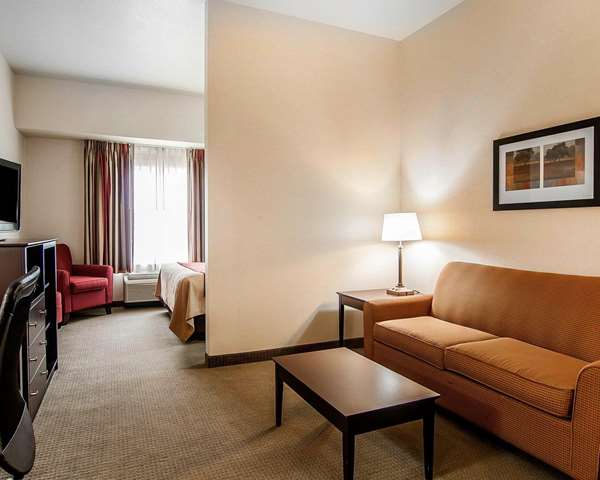 Suite - Comfort Inn & Suites Creswell - I-5, Exit 182
