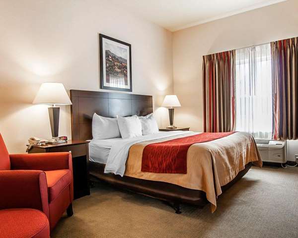 Suite - Comfort Inn & Suites Creswell - I-5, Exit 182