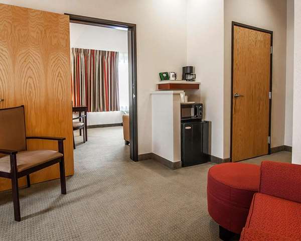 Suite - Comfort Inn & Suites Creswell - I-5, Exit 182