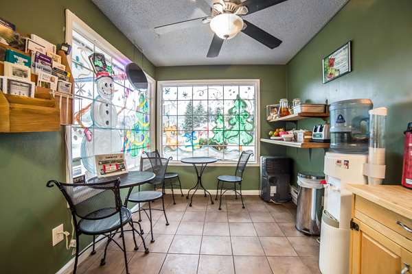 Amenities - Rodeway Inn La Grande