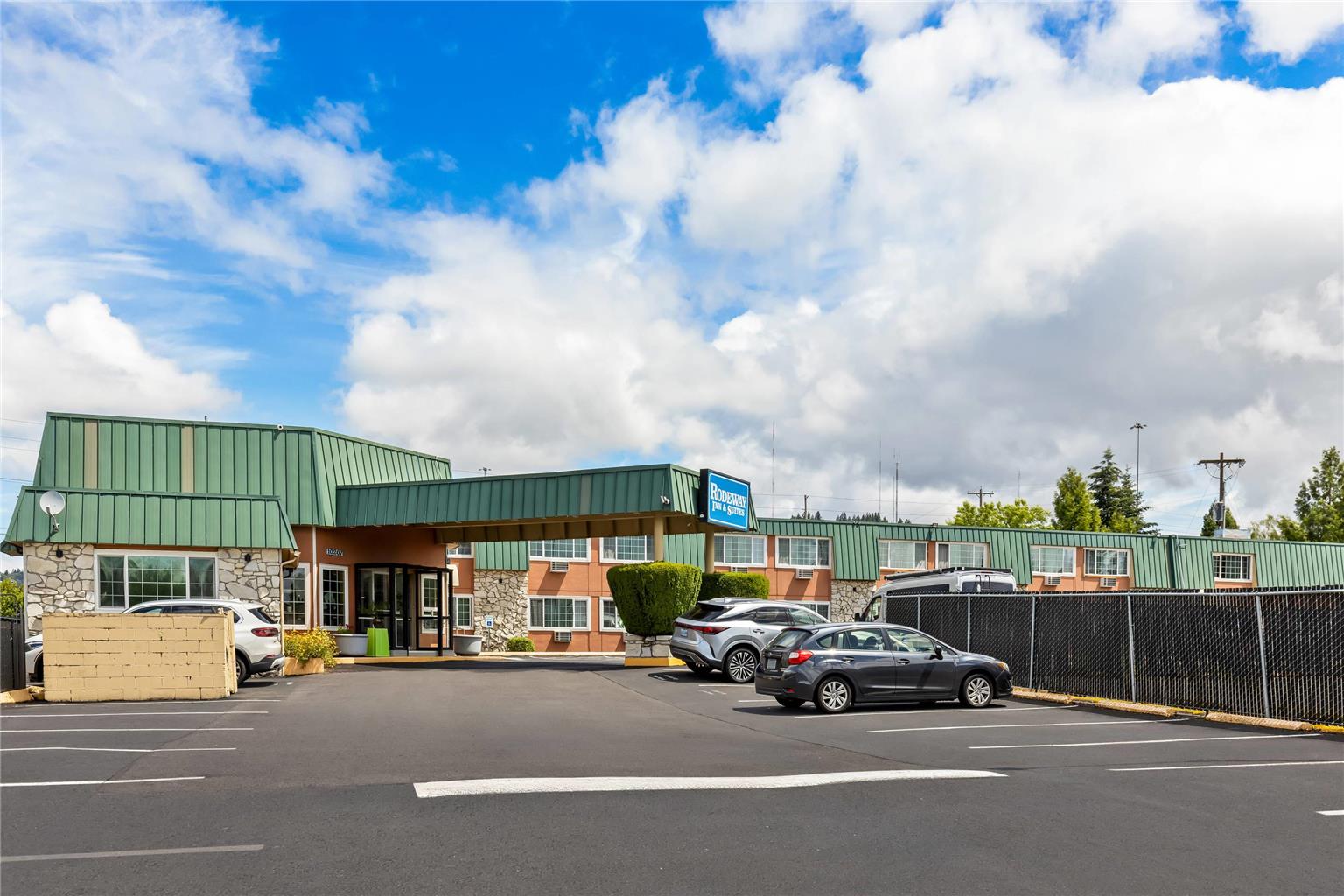 Rodeway Inn & Suites