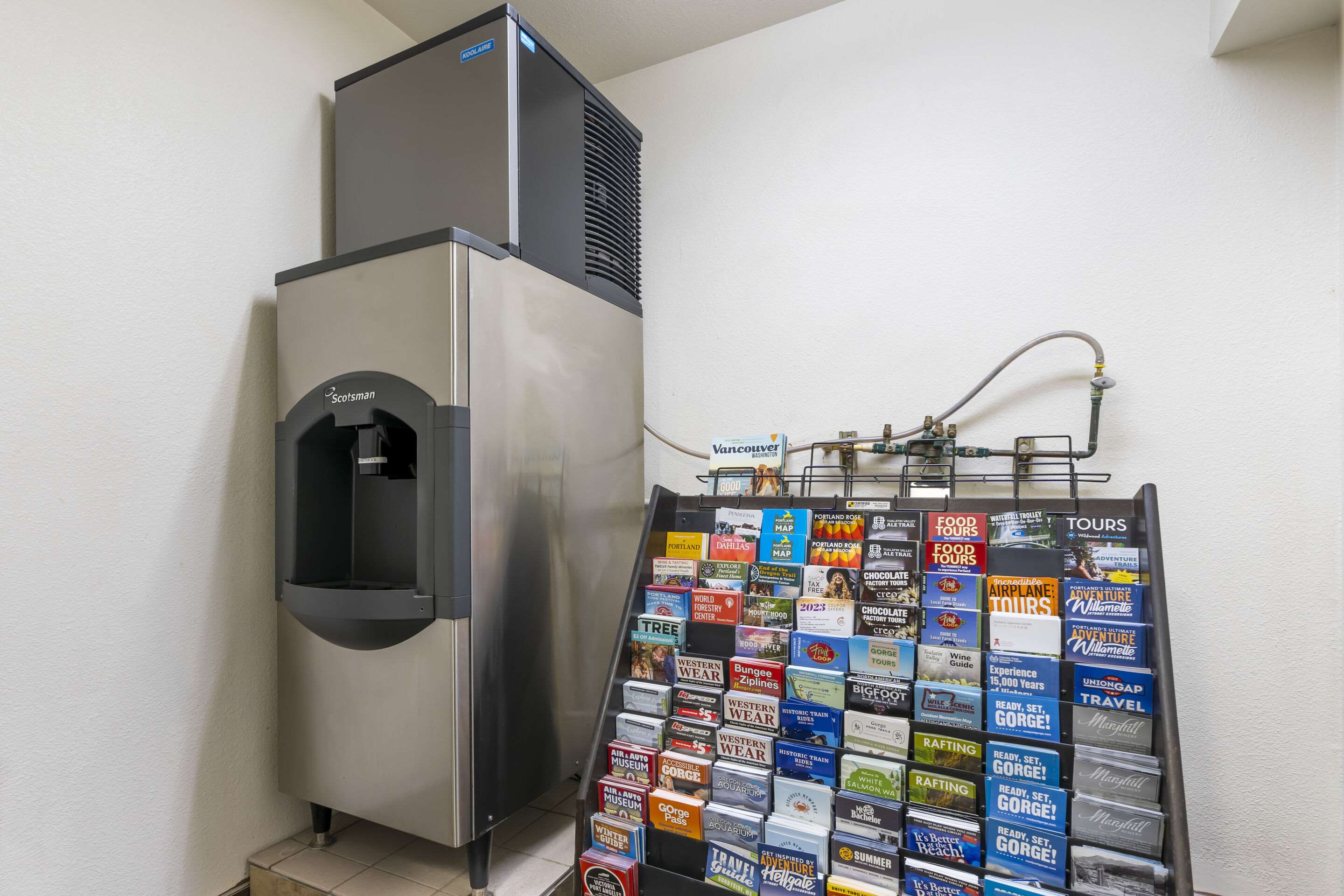 Guest laundry facilities | Comfort Inn Troutdale - Portland East