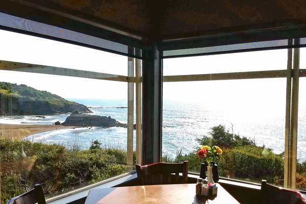 Restaurant - Clarion Inn Surfrider Resort Depoe Bay