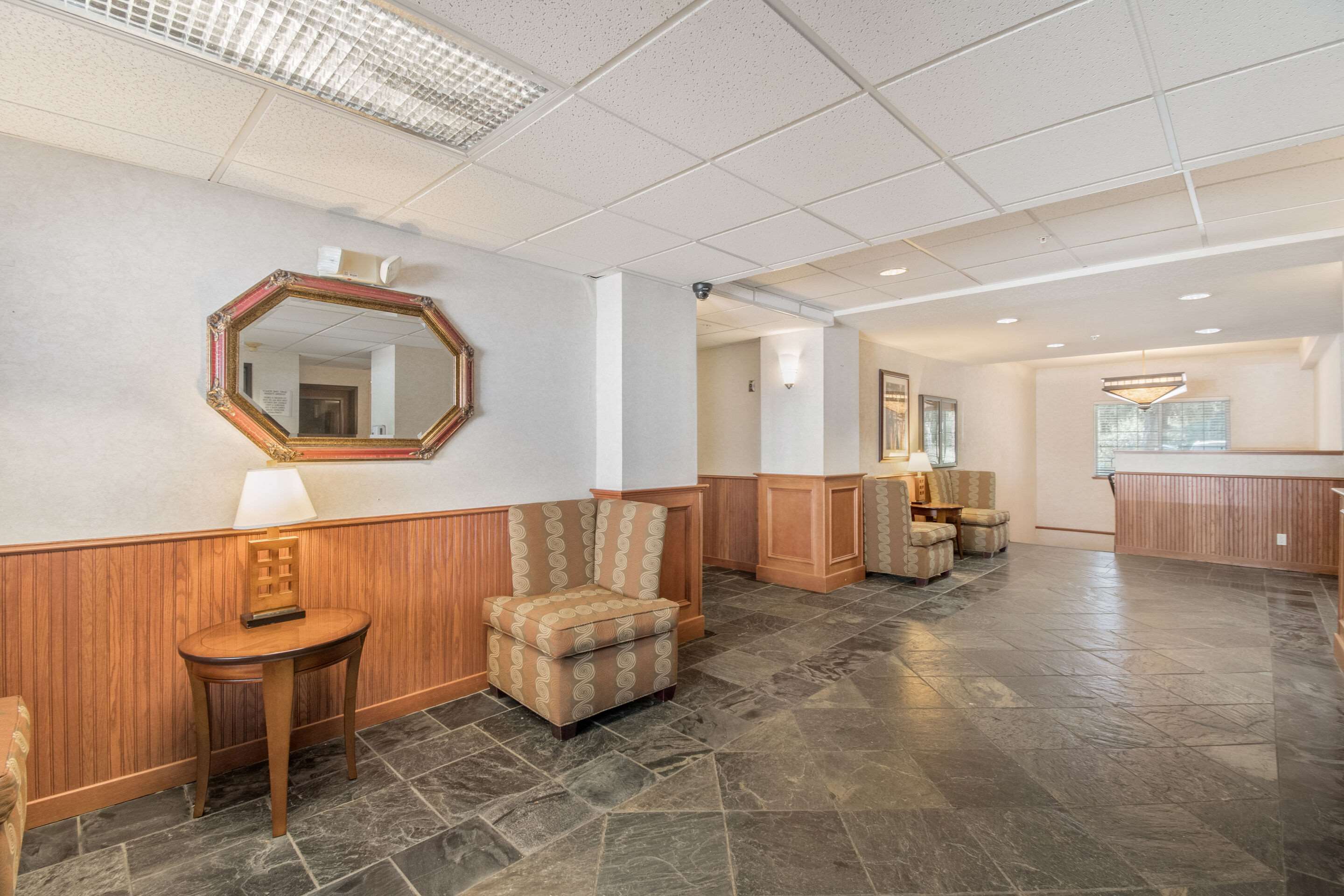 Spacious lobby | Quality Inn