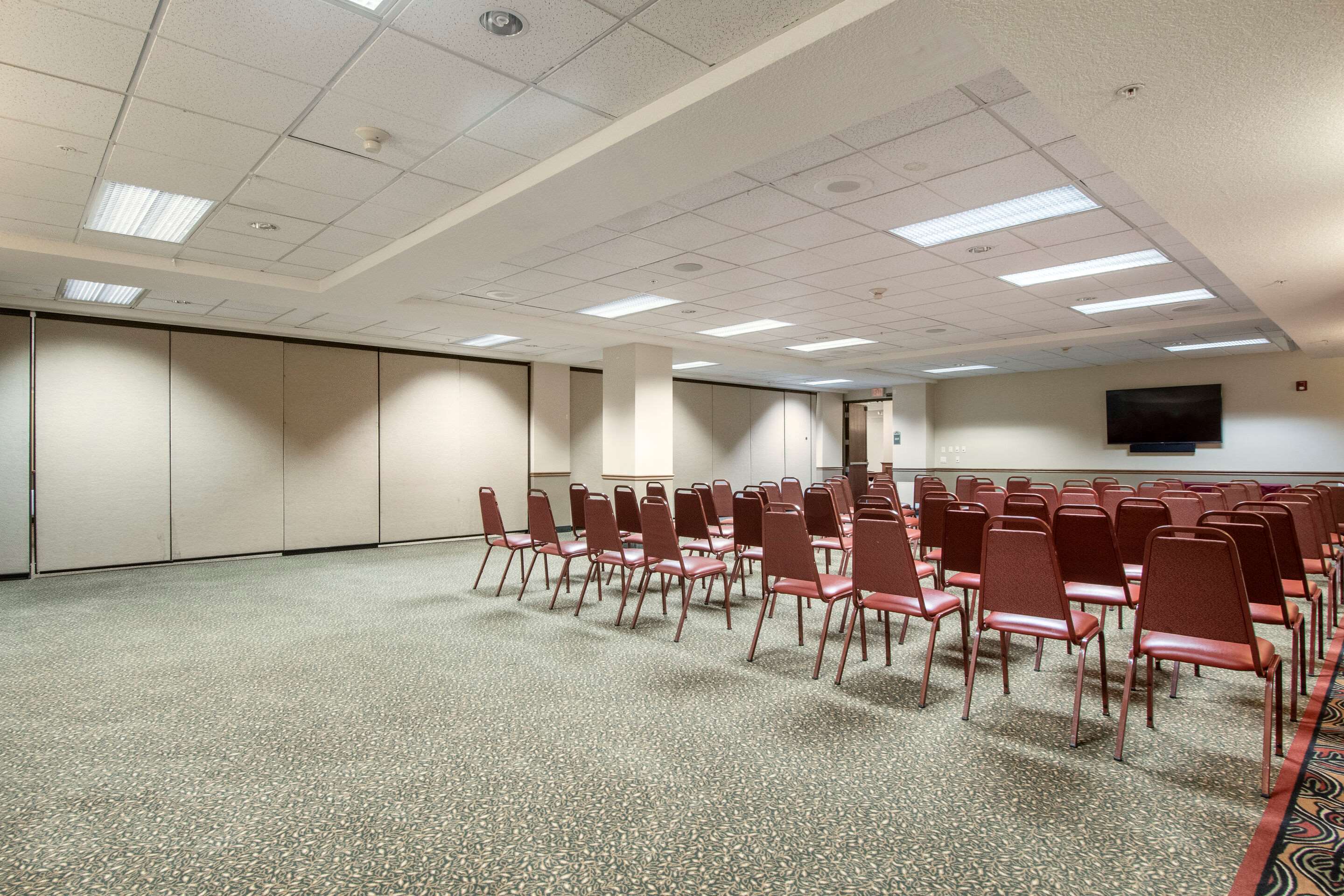 Large space for receptions, parties, anniversaries, and business | Quality Inn